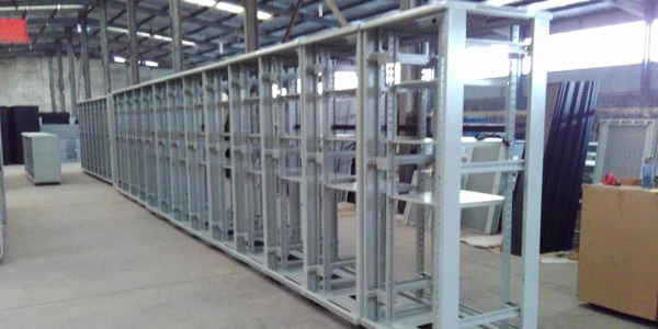 42u標(biāo)準(zhǔn)機(jī)柜尺寸_42u網(wǎng)絡(luò)機(jī)柜尺寸_42u網(wǎng)絡(luò)機(jī)柜價(jià)格