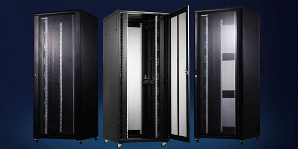 精致機(jī)柜廠家揭密九折型材機(jī)柜的防污性不能忽視