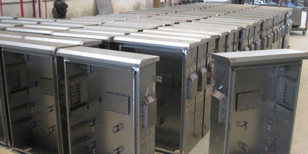 機(jī)柜工廠講解服務(wù)器機(jī)柜和機(jī)箱的設(shè)計(jì)方案規(guī)定有什么