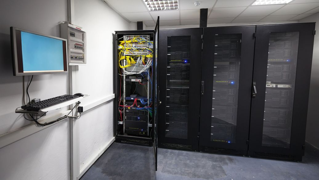 弱電智能化產(chǎn)業(yè)升級(jí)對(duì)鈑金機(jī)柜行業(yè)有哪些挑戰(zhàn)和機(jī)遇