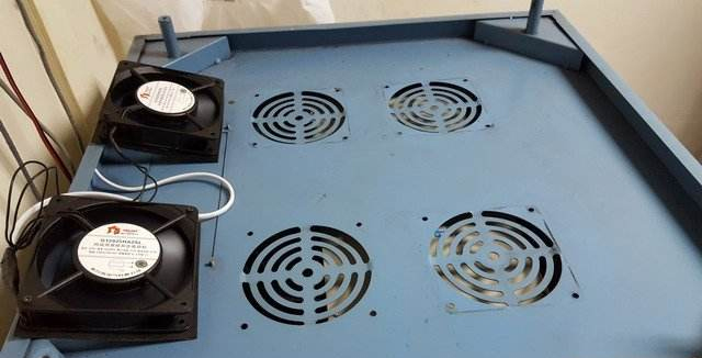 網(wǎng)絡(luò)機柜風(fēng)扇盤